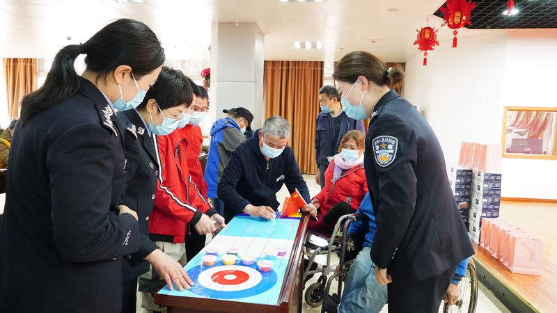 浦口監獄組織女民警慰問女性殘障人員女子戒毒所面對女警職工舉辦減壓